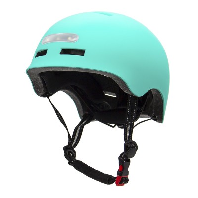 Casco Turquesa con Luz trasera y delantera (Recargable USB) para Scooter, Bicicleta y E-Bike - Talla L Casco Turquesa con Luz trasera y delantera (Recargable USB) para Scooter, Bicicleta y E-Bike - Talla L