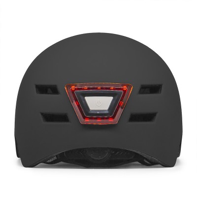 Casco Negro con Luz trasera y delantera (Recargable USB) para Scooter, Bicicleta y E-Bike - Talla L Casco Negro con Luz trasera y delantera (Recargable USB) para Scooter, Bicicleta y E-Bike - Talla L
