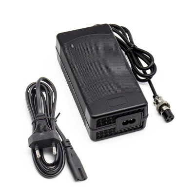 Cargador Premium 48V con Ventilador (salida 54,6V) 3A conector Gx16